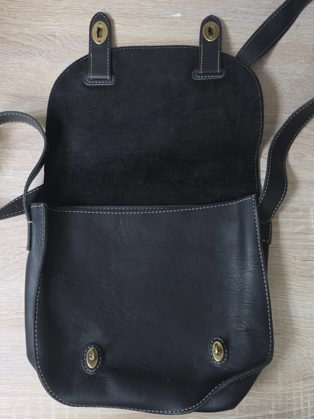 Fossil Black/ Gold Leather Saddle Bag Double Turn Lock Satchel Crossbody Purse